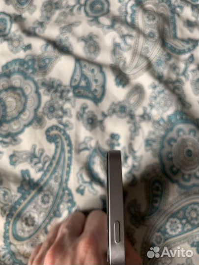 iPhone SE, 32 ГБ