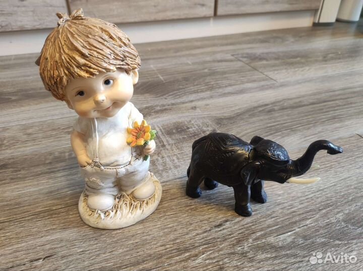 Фигурка мальчик слон