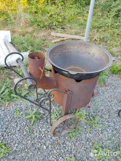 Казан чугунный с печкой