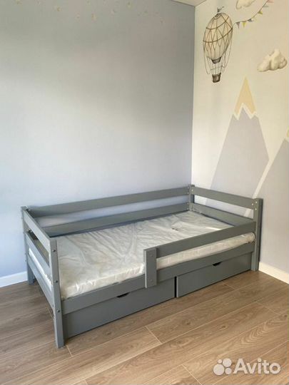 Кроватка берёза для малыша высокий борт софа