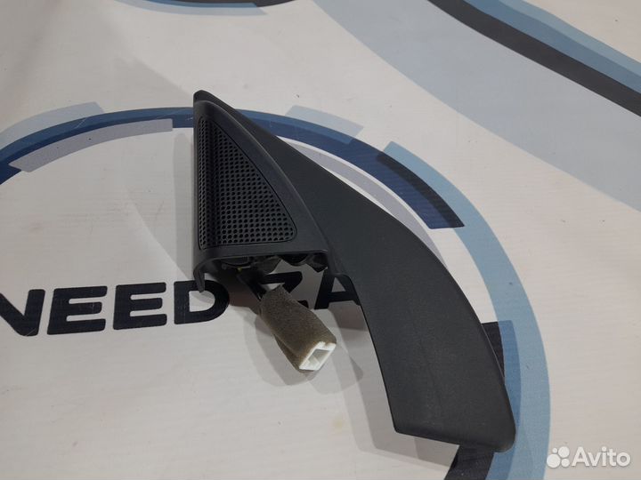 Накладка левая угловая с динам для Kia Sportage 3