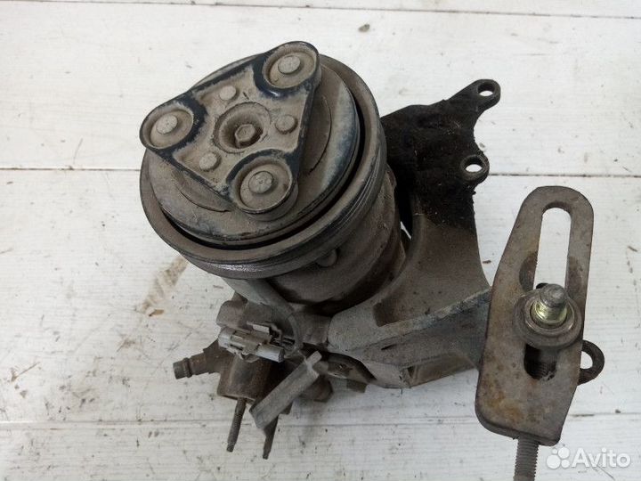 Компрессор кондиционера Toyota Mark 2 8 (X100)