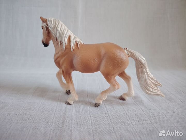 Фигурки лошадей schleich