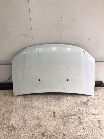 Капот на renault sandero