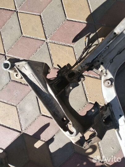 Бмв е65 подрамник перед