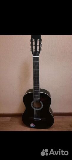 Классическая гитара с чехлом,бу