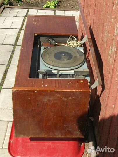 Радиола Кантата 204 радио+ проигрыватель пластинок