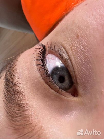 Мастер бровист. Мастер по ламинированию ресниц