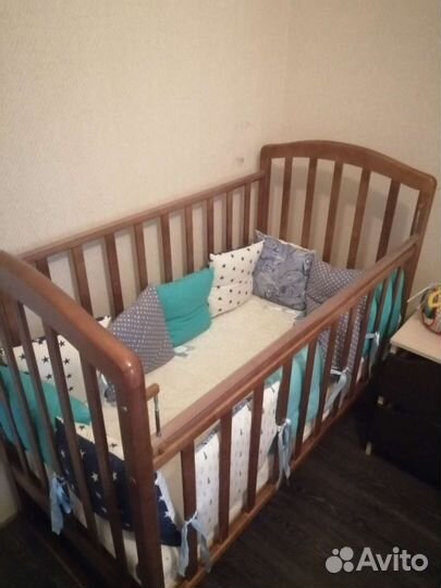 Детская кроватка