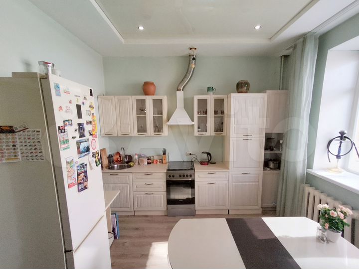 2-к. квартира, 73,2 м², 2/4 эт.