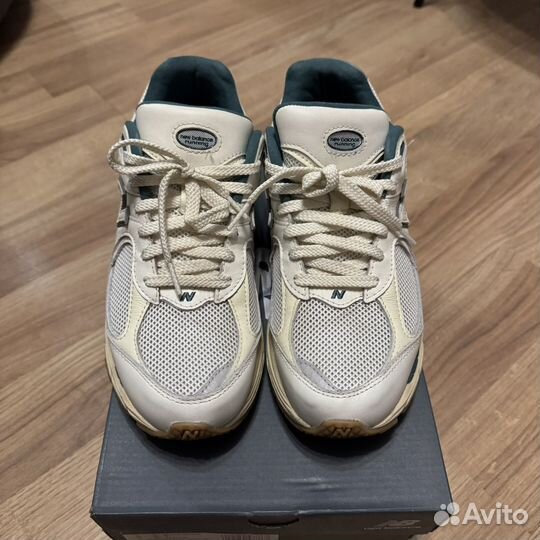 New balance 2002r