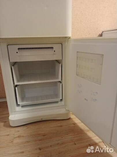 Продам холодильник рабочий бу