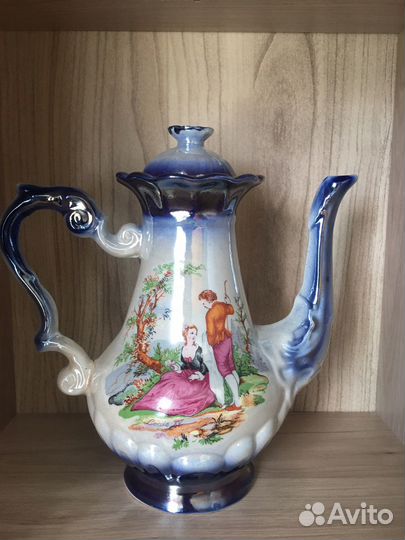 Чайник и молочник