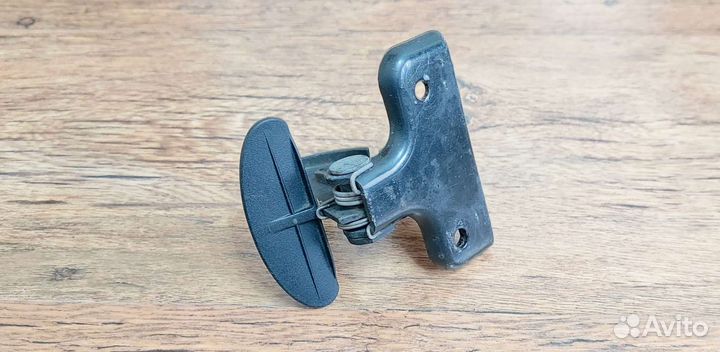 Крюк капота Mercedes Benz w219, w164