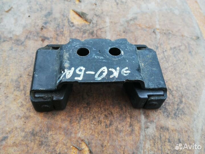 Отбойник двери багажника Форд Экоспорт