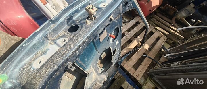 Передняя правая дверь на Вольво 850