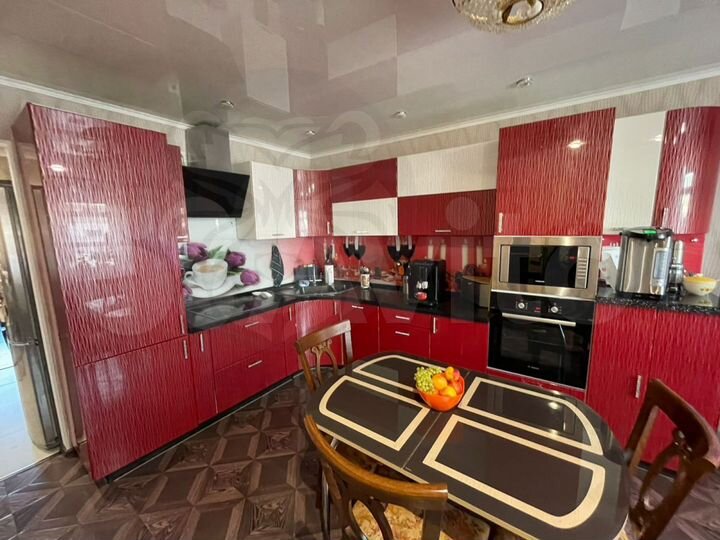 4-к. квартира, 76 м², 14/17 эт.