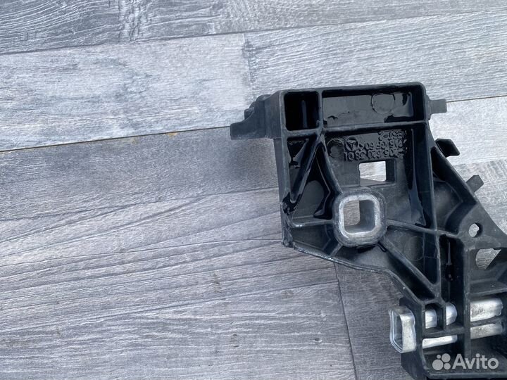 Mercedes е класса W 205 планка радиатора