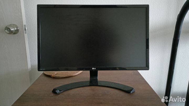 Монитор LG 22