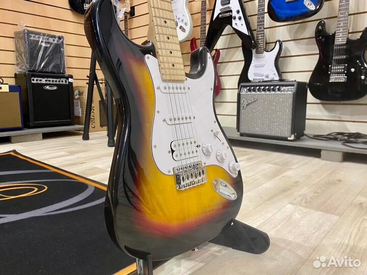 Электрогитара fabio ST200 санберст