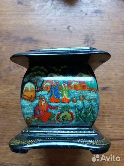 Шкатулка-сундучок (Палех)