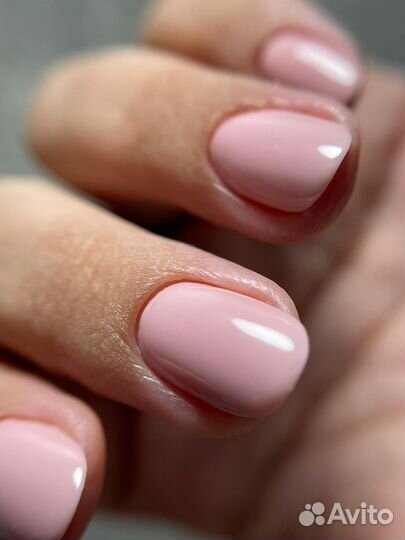 Модель на маникюр
