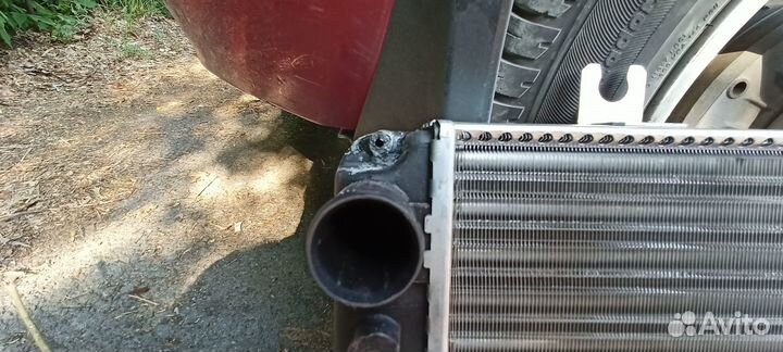 Радиатор охлаждения на Лада Калина 1 поколения