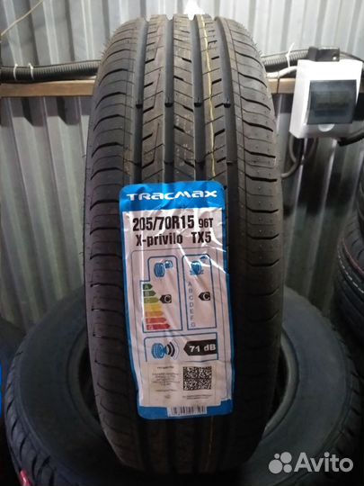 Tracmax X-Privilo TX5 205/70 R15