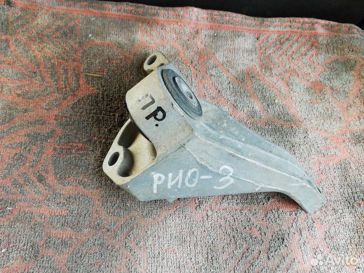 Кронштейн кпп Форд Фокус 2