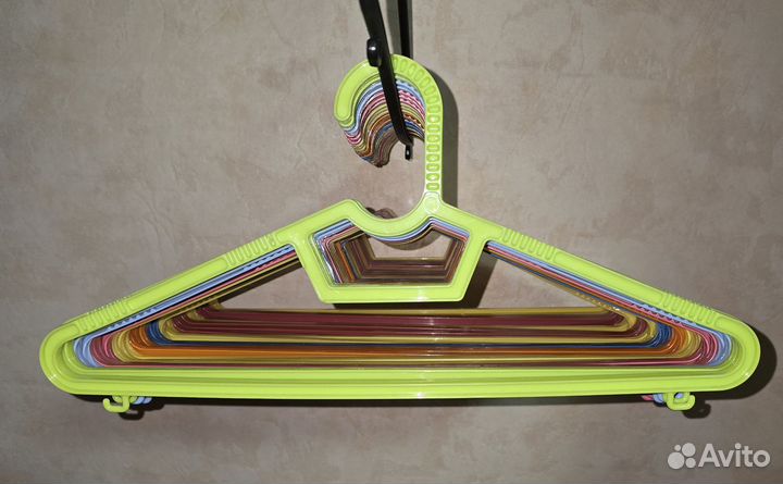 Вешалки детские