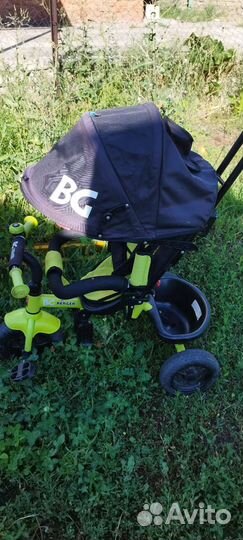 Детский велосипед с ручкой