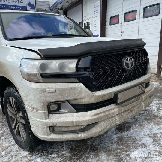 Решетка радиатора Toyota Land Cruiser 200 TRD