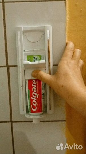 Диспенсер зубной пасты