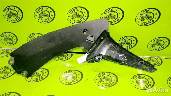 Пластик переднего обтекателя левый внутренний Suz