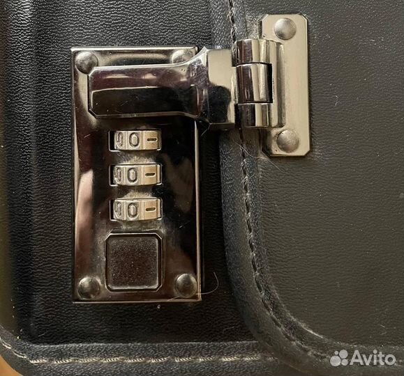 Кейс дипломат