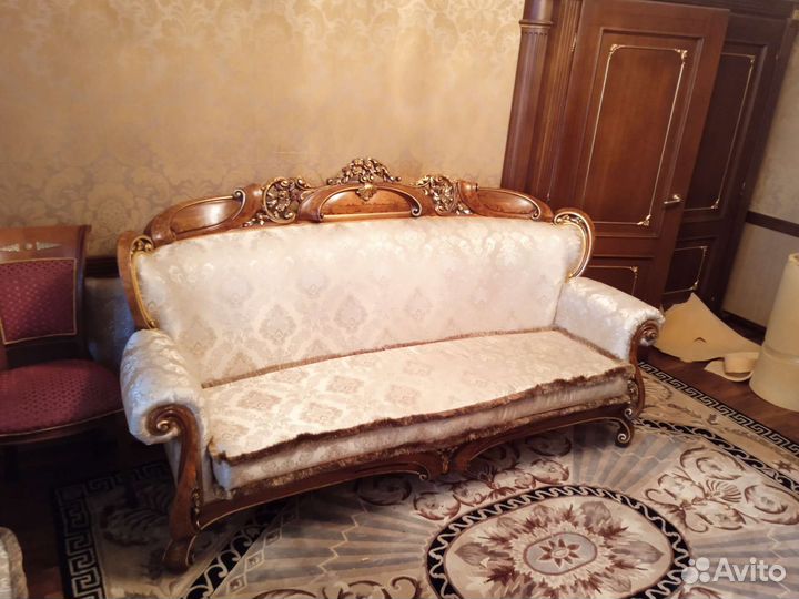 Перетяжка мягкой мебели