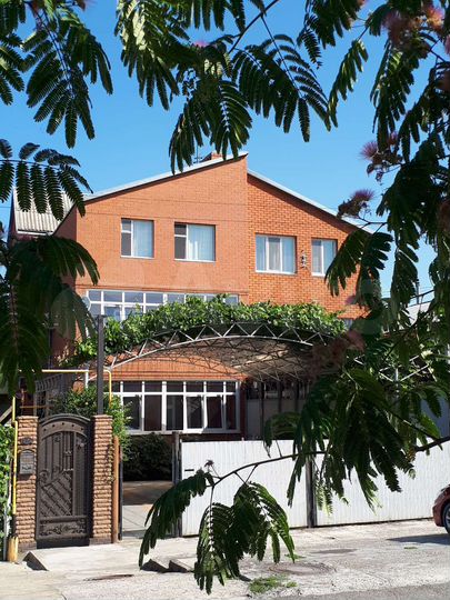 Дом 130 м² на участке 2 сот.