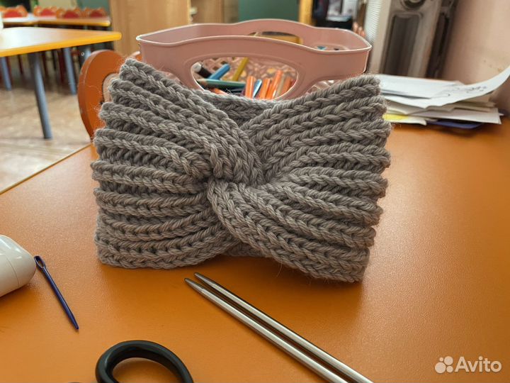 Вязаная повязка ручной работы