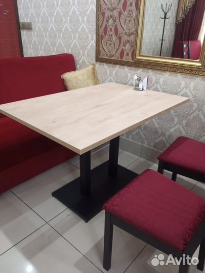 Стол для кафе