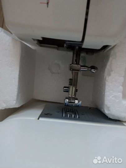 Швейная машина Siruba HSM-2215