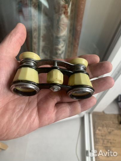 Театральный бинокль. Старинный