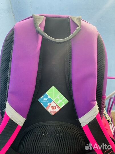 Школьный ранец с ортопедической спинкой