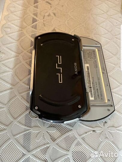 Sony PSP GO(легендарная приставка)