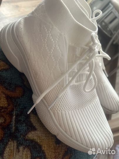 Кроссовки женские 36