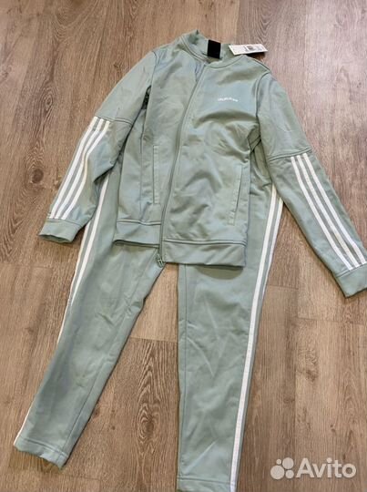 Спортивный костюм adidas