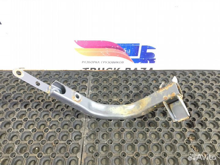 Кронштейн глушителя основного Volvo FH