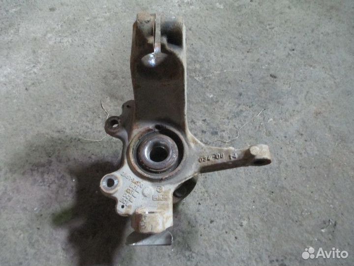 Кулак поворотный передний правый Ford Focus II 200