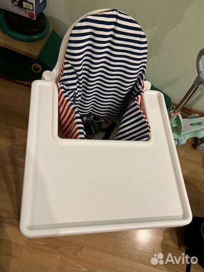 Стульчик для кормления IKEA с подножкой