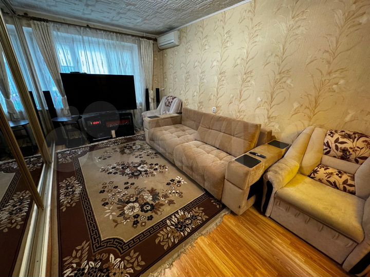 3-к. квартира, 90 м², 1/9 эт.