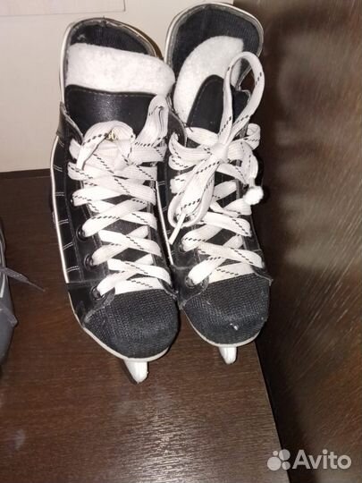 Коньки хоккейные р.30 Лыжные ботинки р.30